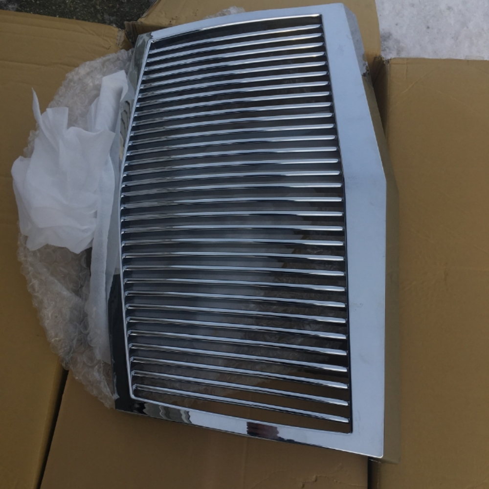 Grill for a chrystler 300